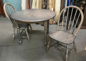 Esh's Childs Round Table and Chairs